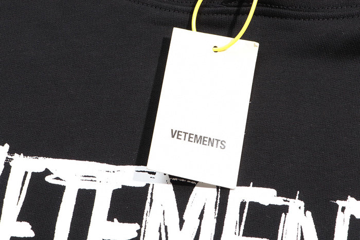 VETEMENTS Worldtour Hoodie - 經典巡迴標誌連帽衫