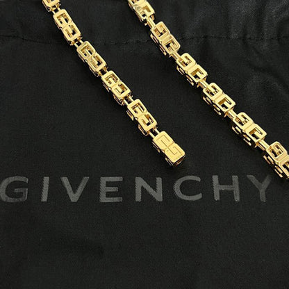 Givenchy Interlocking Cube Necklace 立體方塊項鍊