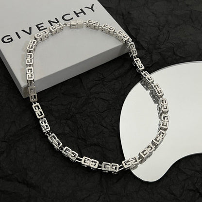 Givenchy Interlocking Cube Necklace 立體方塊項鍊