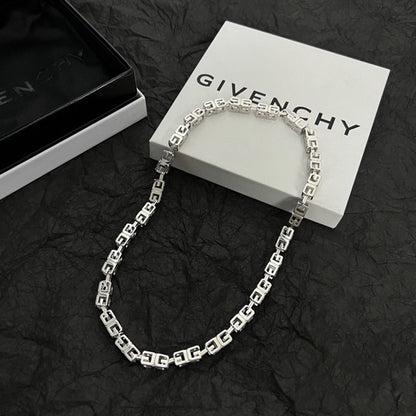 Givenchy Interlocking Cube Necklace 立體方塊項鍊