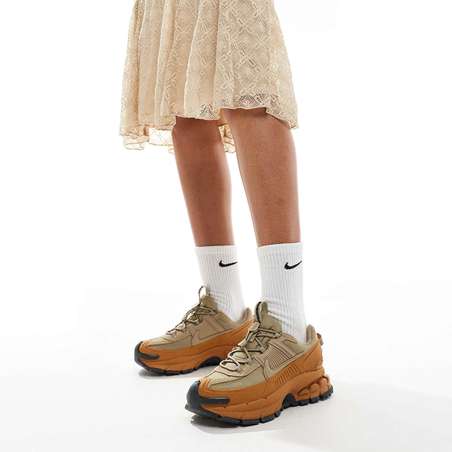 Nike WMNS Zoom Vomero Roam HQ2181-200｜時尚輕量運動鞋