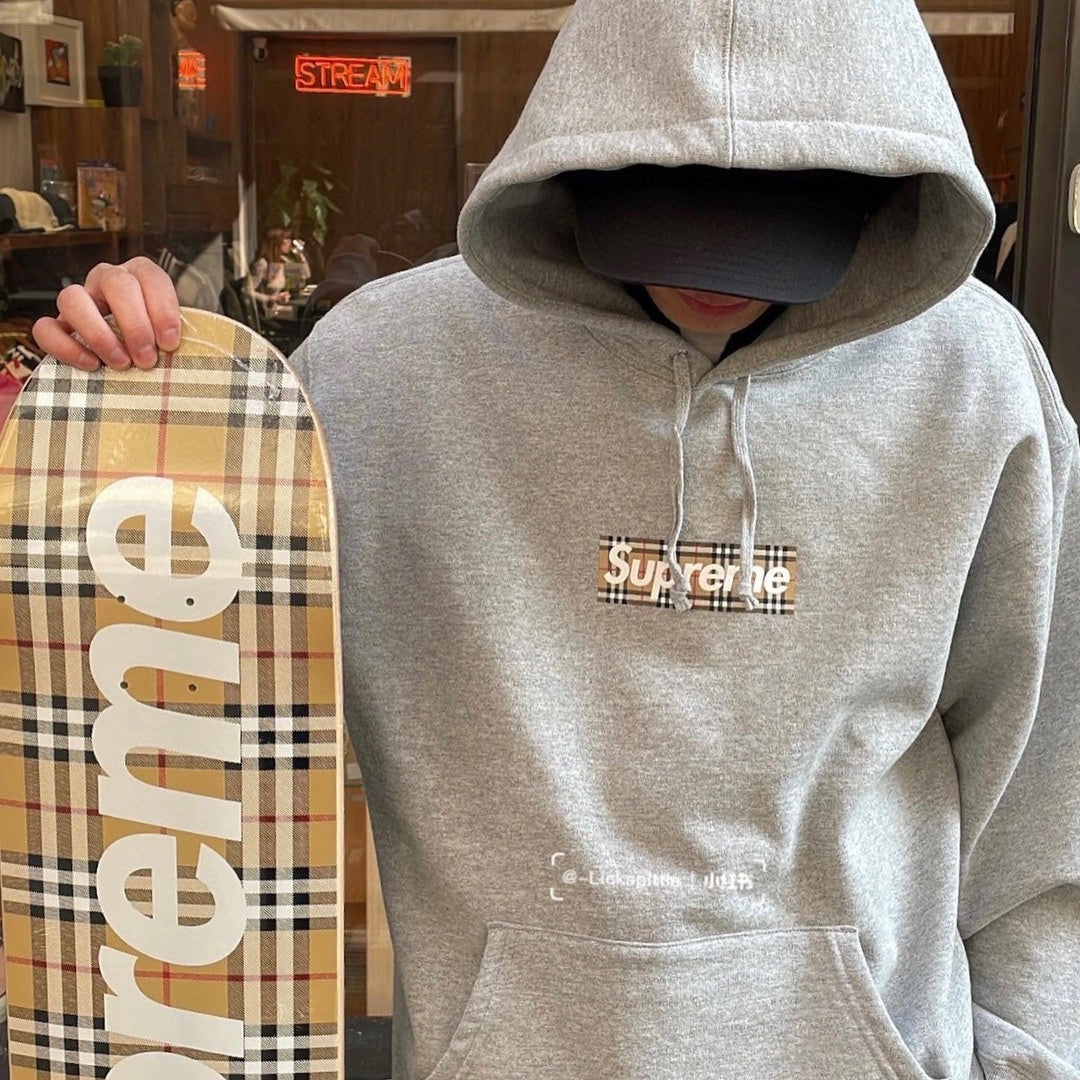 玩酷Plus+ 潮流服飾嚴選】SUPREME BURBERRY BOX LOGO 聯名印花連帽衛衣