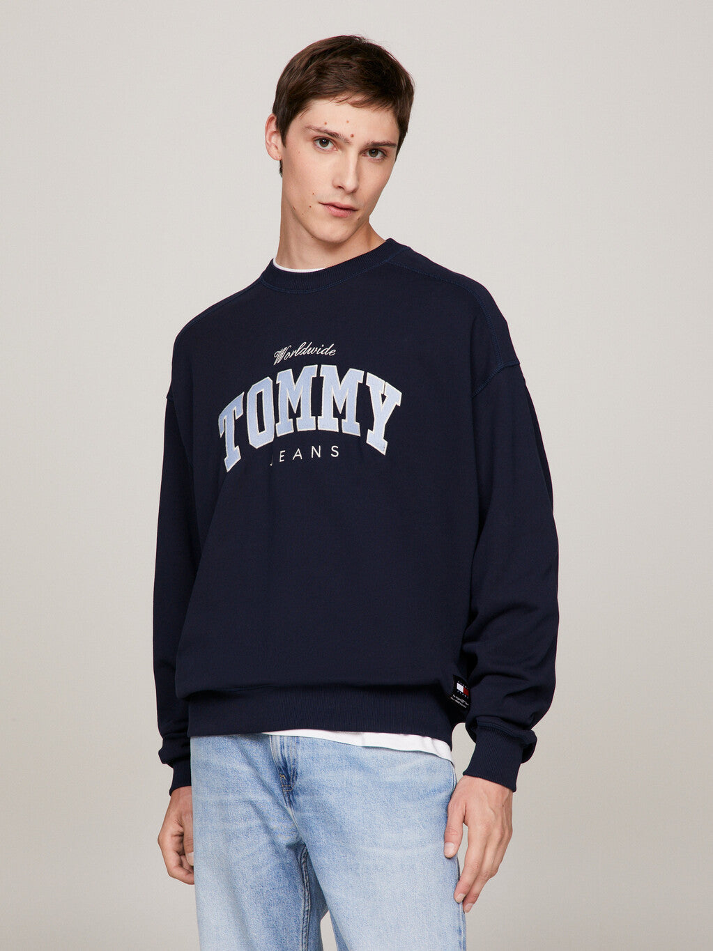 TOMMY JEANS 字母刷毛衛衣