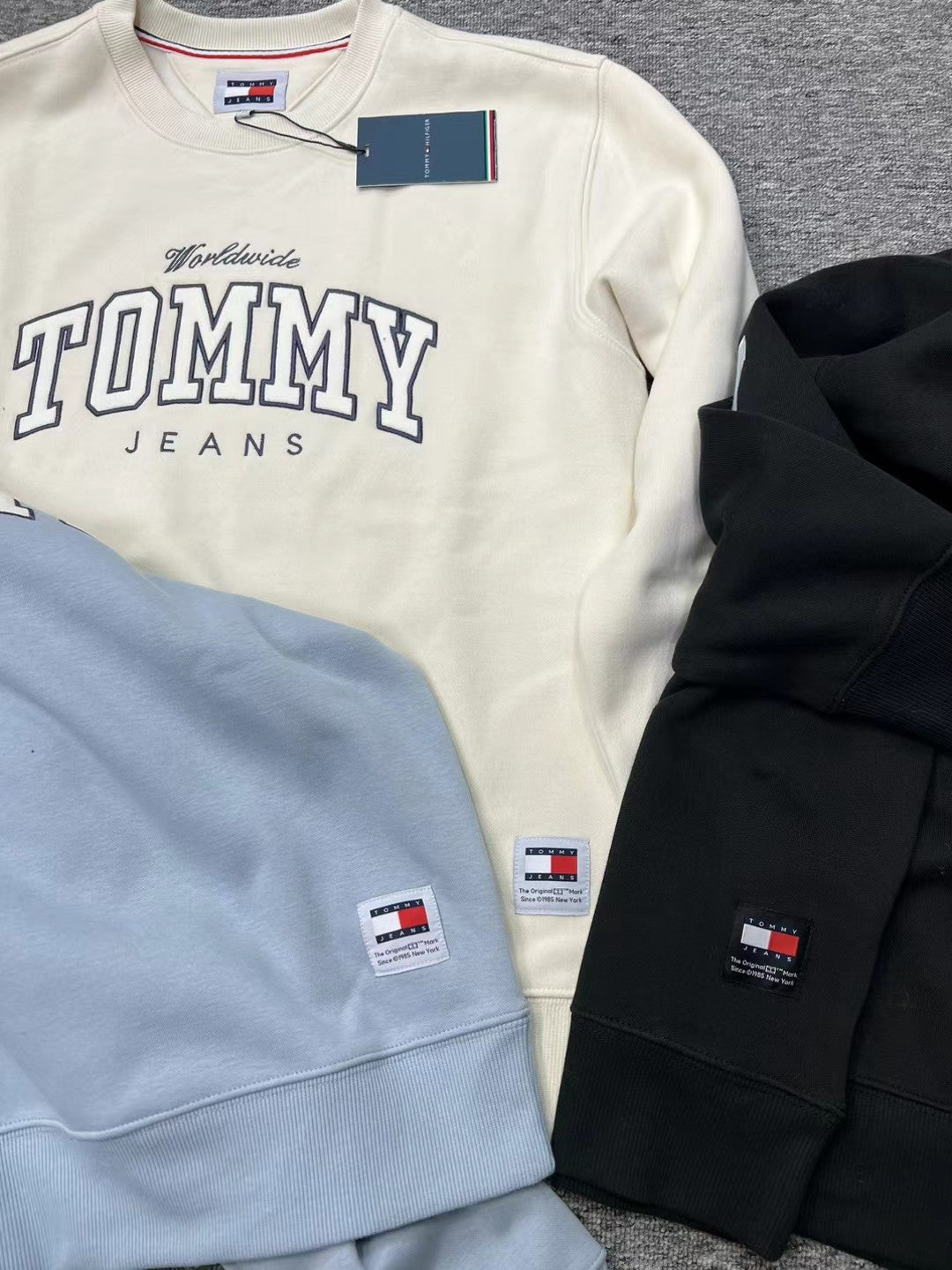 TOMMY JEANS 字母刷毛衛衣