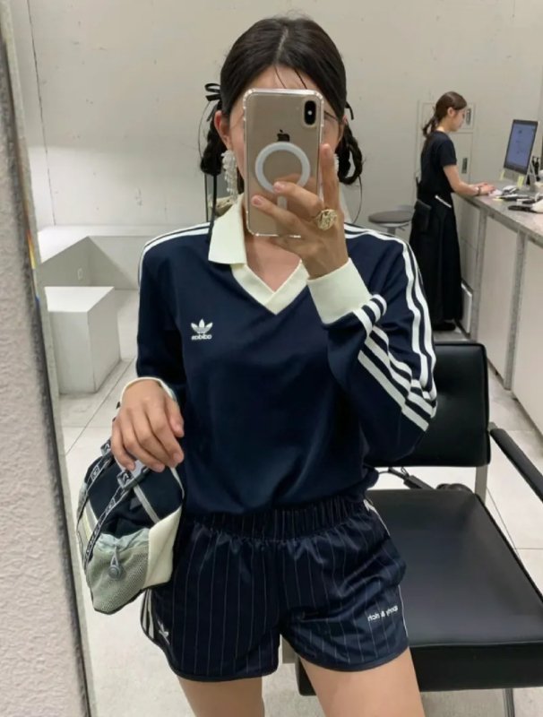 Adidas x Sporty & Rich 聯名復古長袖T恤 - VANASH