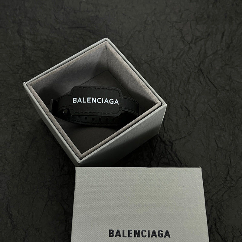 BALENCIAGA 巴黎世家LOGO標示皮革手環 - VANASH