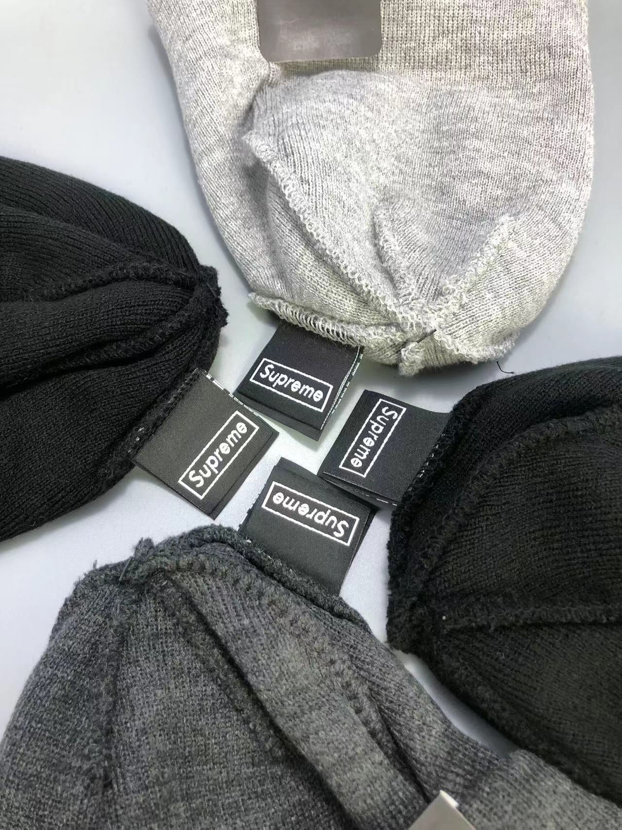 Supreme x New Era Box Logo Beanie 方形標誌聯名毛帽