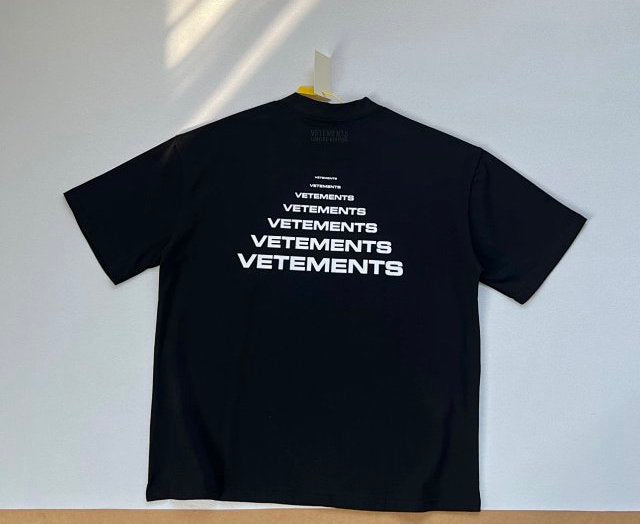 VETEMENTS 漸變印花短袖T恤