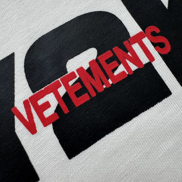 VETEMENTS 印花短袖T恤