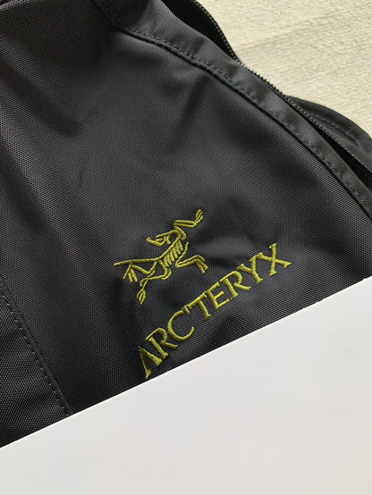 - 全新特價 - Arc'teryx System A Quiver Crossbag 始祖鳥多功能斜背包