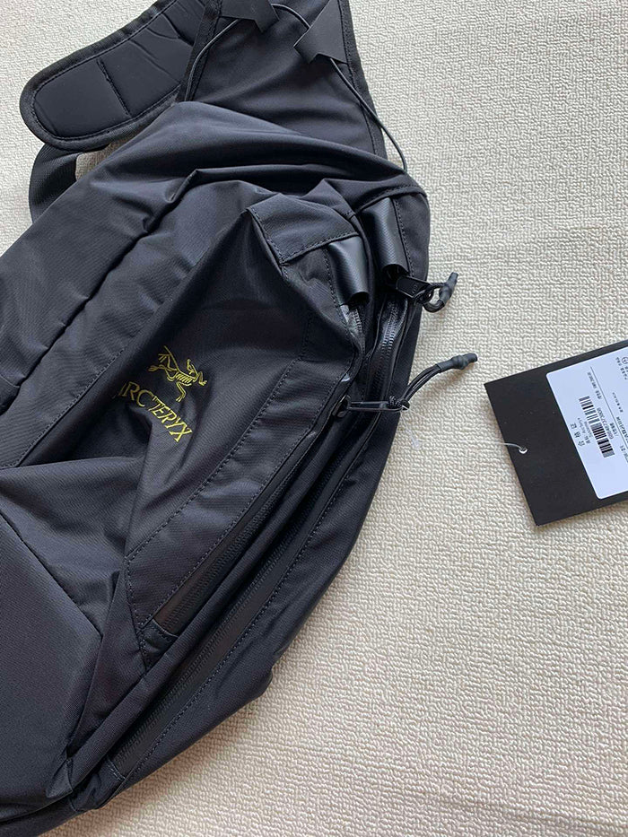 - 全新特價 - Arc'teryx System A Quiver Crossbag 始祖鳥多功能斜背包