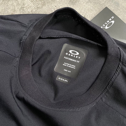 OAKLEY LATITUDE ARC TEE 機能短袖T恤