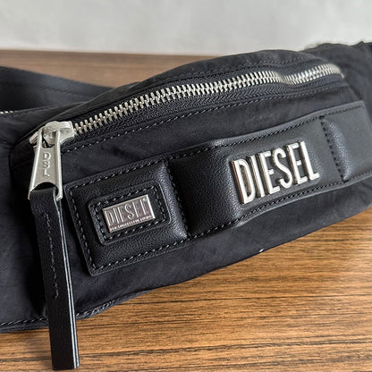 DIESEL LOGO LETTERING金屬LOGO腰包