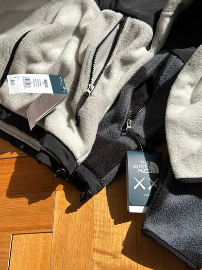 THE NORTH FACE Tx KAWS 北臉聯名立領刷毛外套