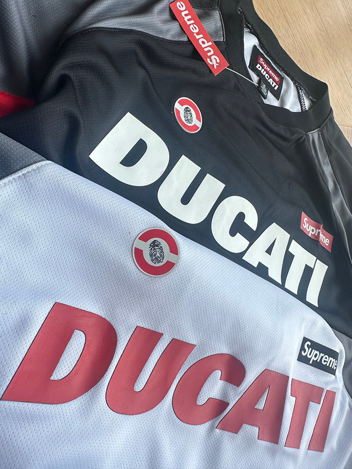 SUPREME x DUCATI SS24 SOCCER JERSEY  足球短袖T恤