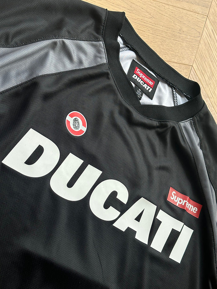 SUPREME x DUCATI SS24 SOCCER JERSEY  足球短袖T恤