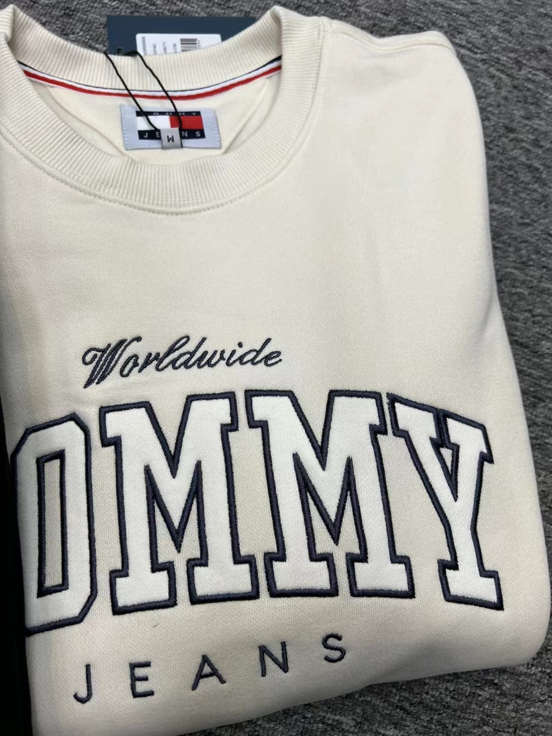 TOMMY JEANS 字母刷毛衛衣