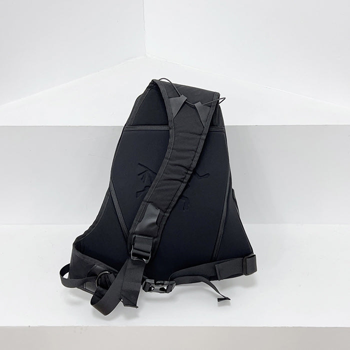 - 全新特價 - Arc'teryx System A Quiver Crossbag 始祖鳥多功能斜背包