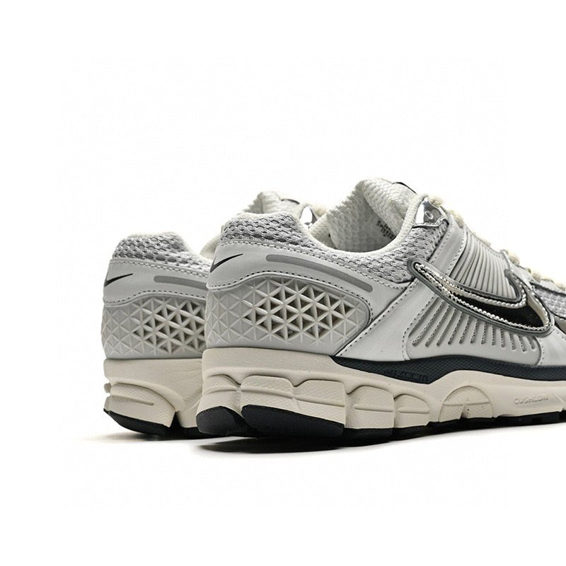 Nike Zoom Vomero 5 Photon Dust Metallic Silver 白銀 慢跑鞋 FD0884-025 - VANASH
