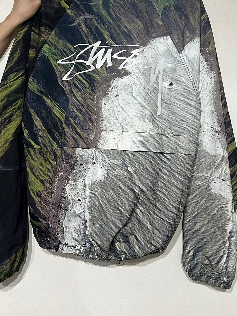 STUSSY 滿版山脈海岸線連帽風衣