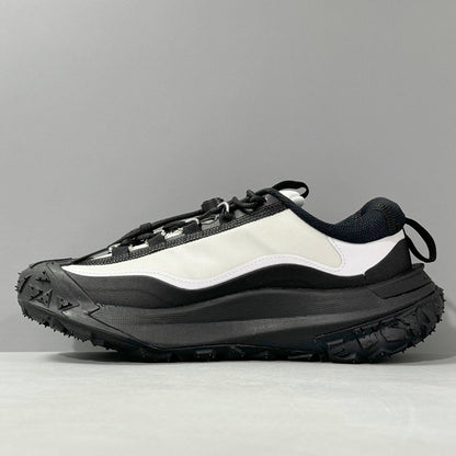 NIKE ACG MOUNTAIN FLY LOW 2 x COMME DES GARÇONS HOMME PUSL FZ3311-101 | 黑白